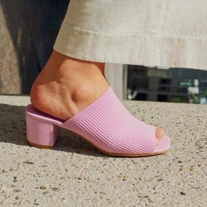 Everlane gloved mule in lavender